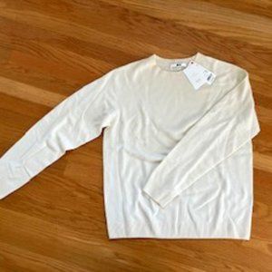 Uniqlo cashmere sweater, new with tage, size M